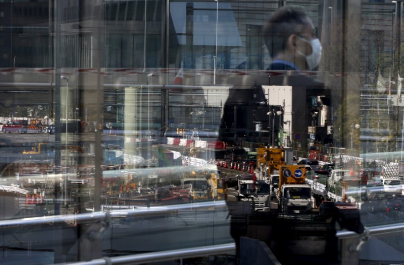 © Reuters. RECORD D'EMBAUCHES DE PLUS D'UN MOIS AU 1ER TRIMESTRE