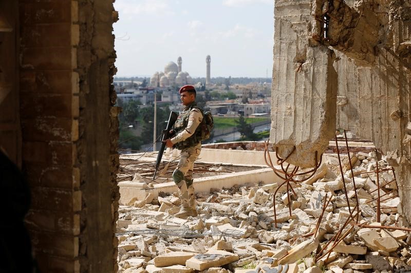 © Reuters. تحقيق-الاستياء يتفاقم في الموصل...فقط اسألوا صدام حسين