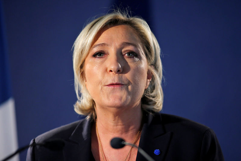 © Reuters. Le Pen transforma un partido de extrema derecha en aspirante al poder