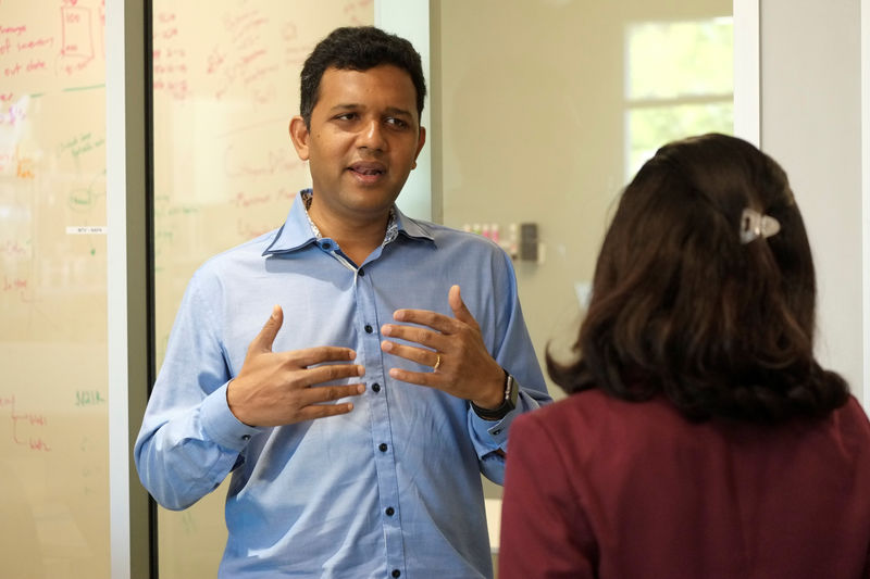 © Reuters. Guru Harihara, the CEO of startup Boomerang Commerce, at the company's headquarters in Mountain View