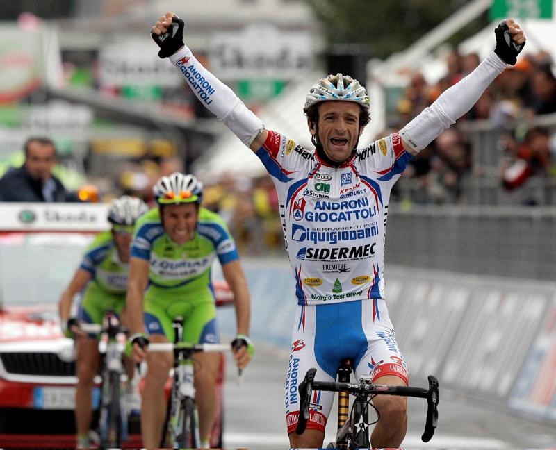 © Reuters. El veterano ciclista Scarponi muere en un accidente mientras entrenaba