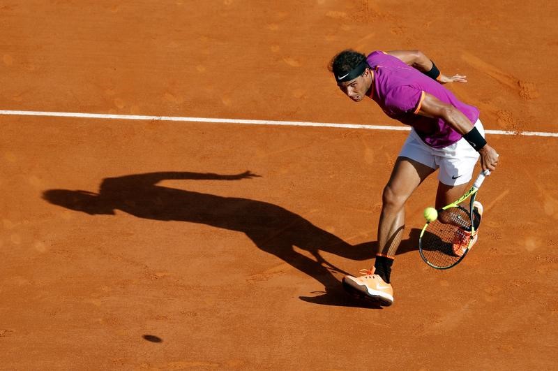 © Reuters. Nadal alcanza la final en Montecarlo con polémica y se enfrentará a Ramos