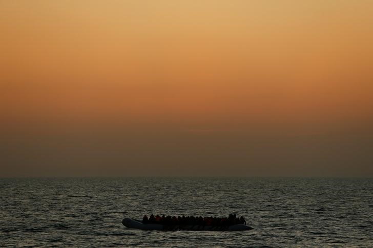 © Reuters. مدع إيطالي: قوارب الإنقاذ على اتصال بمهربي البشر