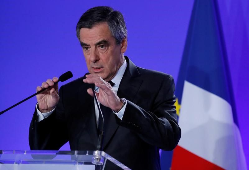 © Reuters. عضو بمجلس الشيوخ الفرنسي:المؤشرات الأولى "ليست جيدة" بالنسبة لفيون