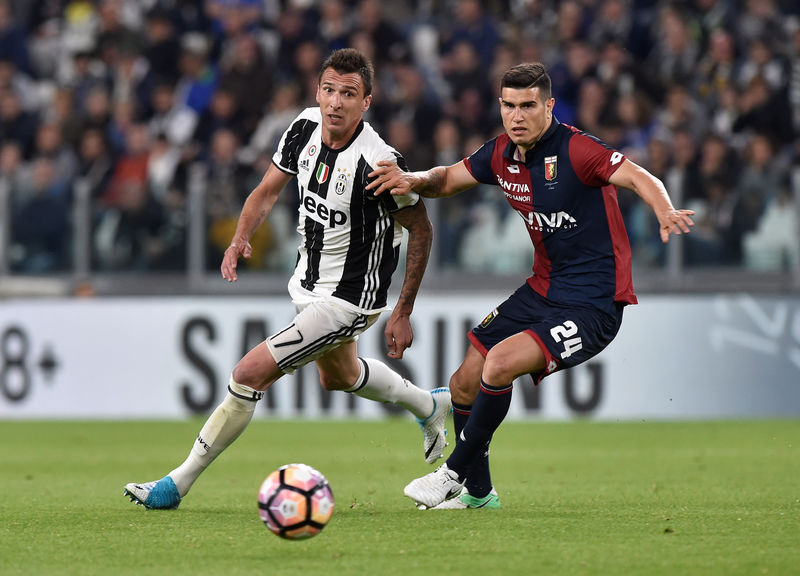 © Reuters. Football Soccer - Juventus v AS Genoa - Italian Serie A