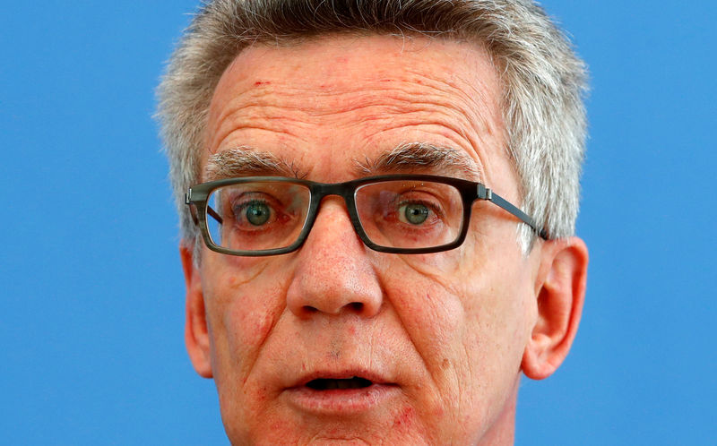 © Reuters. German Interior Minister Thomas de Maiziere presents the German crime statistics for 2016 during a news conference in Berlin