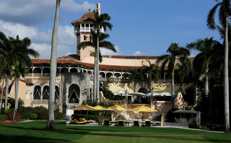 © Reuters. FILE PHOTO: The Mar-a-Lago estate is shown before U.S. President-elect Donald Trump departed with his family in Palm Beach