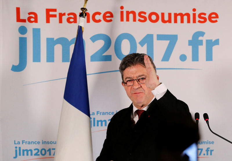 © Reuters. MÉLENCHON FACE AU DÉFI DES LÉGISLATIVES