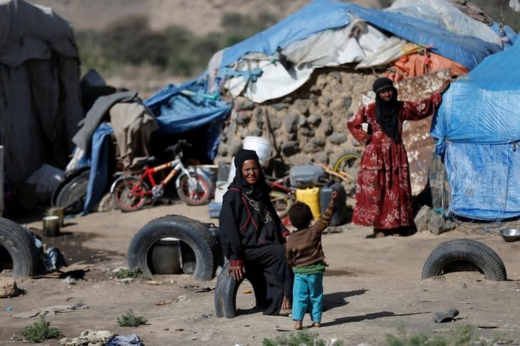 © Reuters. السعودية تتعهد بتقديم 150 مليون دولار لدعم جهود الإغاثة في اليمن