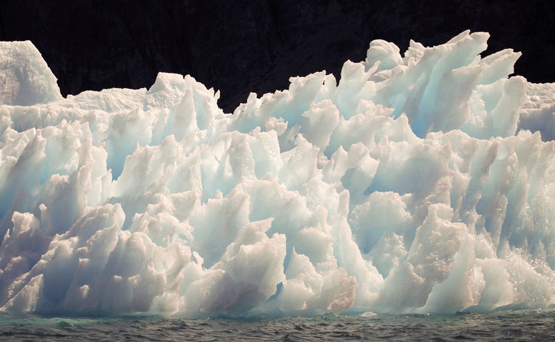 © Reuters. Um iceberg derrete nas redondezas da cidade de Narsarsuaq, no sul da Groelândia