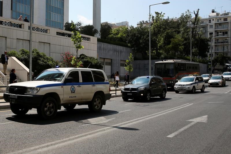 © Reuters. محكمة يونانية ترفض طلبا ثانيا بترحيل جنود أتراك