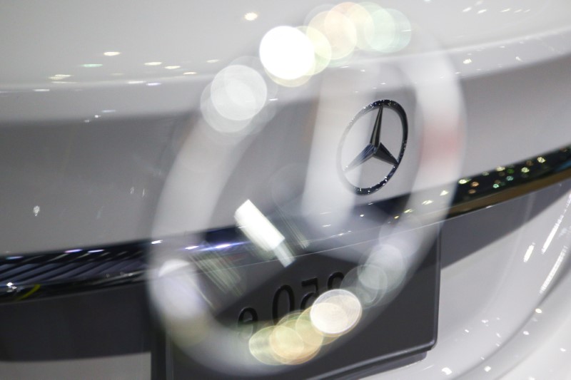 © Reuters. The logo of Mercedes-Benz is pictured at the 38th Bangkok International Motor Show in Bangkok