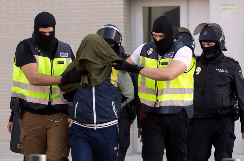 © Reuters. La Policía detiene a dos presuntos yihadistas en Alicante y Ceuta