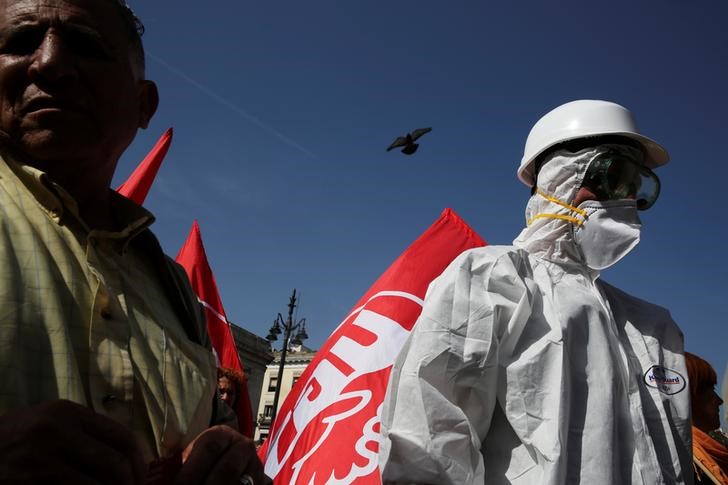 © Reuters. Los sindicatos advierten de más conflictividad si no hay acuerdo con la patronal