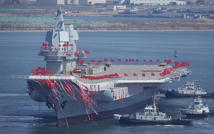 © Reuters. China "batiza" primeiro porta-aviões construído no país
