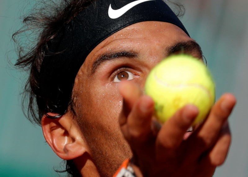 © Reuters. Nadal alcanza la tercera ronda del Conde de Godó tras ganar en casa a Dutra Silva