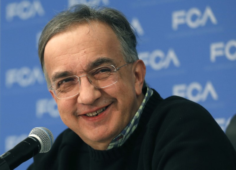 © Reuters. Fiat Chrysler Automobiles CEO Sergio Marchionne smiles during the North American International Auto Show in Detroit