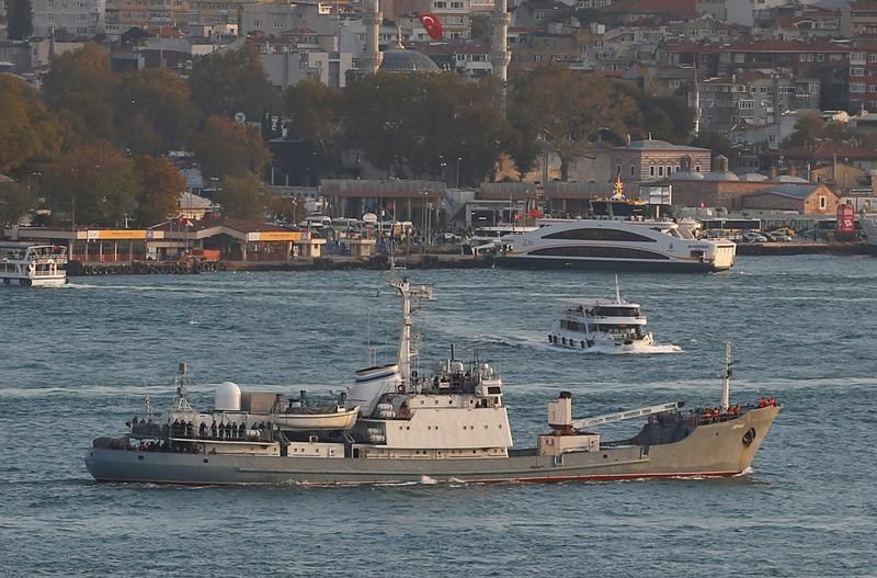© Reuters. شركة شحن: سفينة حربية روسية تغرق بعد تصادم قبالة تركيا