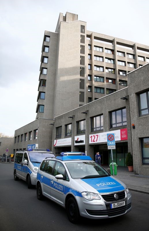 © Reuters. الشرطة الألمانية تقول أطلقت رصاصة واحدة في مستشفى ببرلين وإصابة شخص