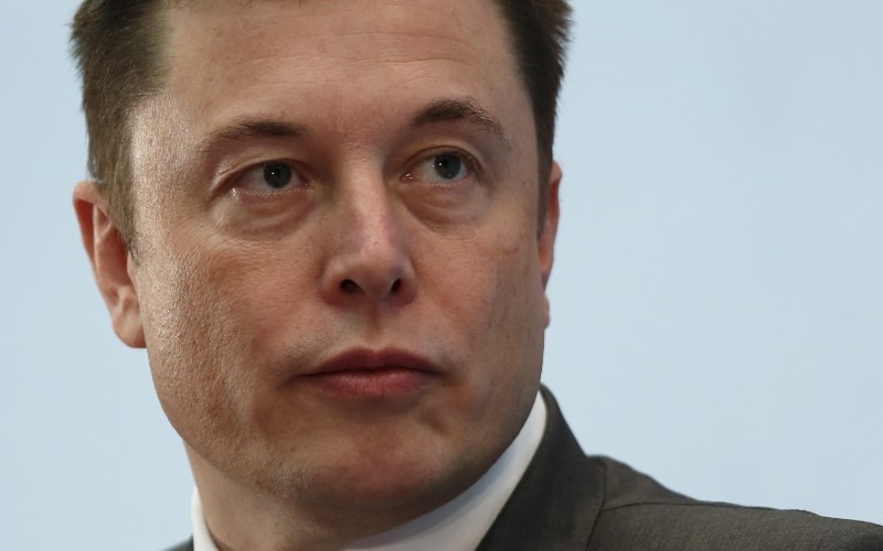 © Reuters. Tesla Chief Executive Elon Musk attends a forum on startups in Hong Kong