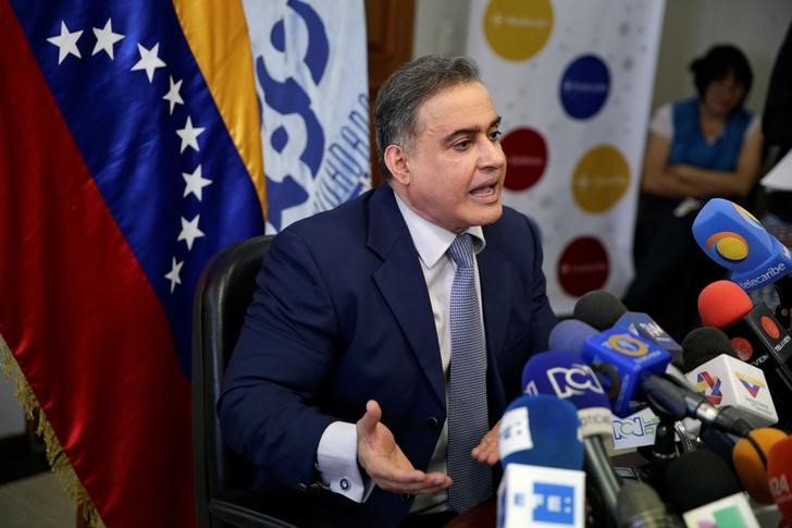 © Reuters. Ouvidor de Justiça da Venezuela, Tarek William Saab, conversa com a imprensa durante uma coletiva em Caracas