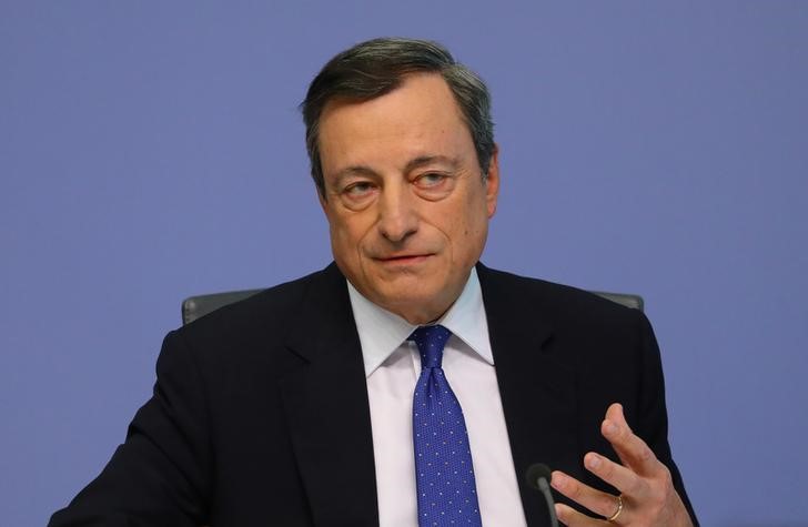 © Reuters. ECB President Draghi addresses a news conference at the ECB headquarters in Frankfurt