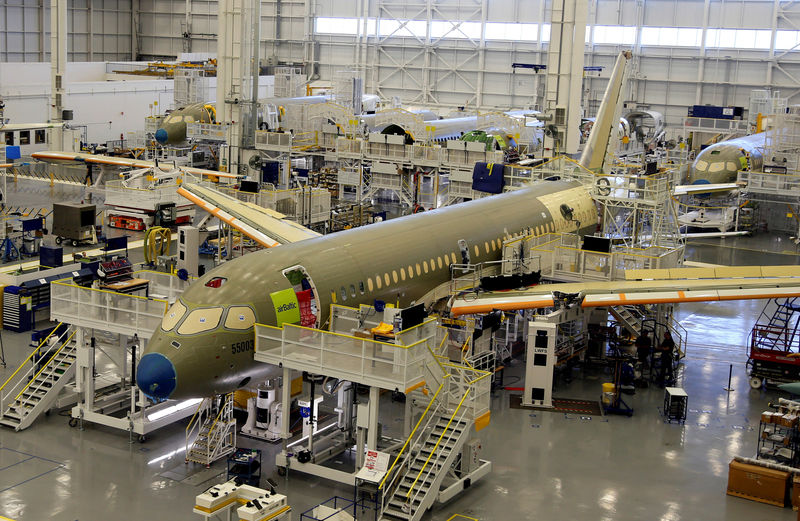 © Reuters. FILE PHOTO: Bombardier's C Series aircrafts are assembled in their plant in Mirabel, Quebec