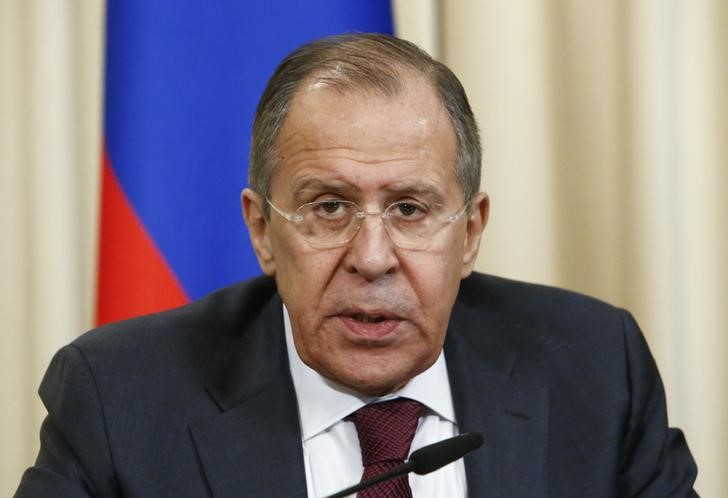 © Reuters. Russian Foreign Minister Sergei Lavrov attends a news conference in Moscow