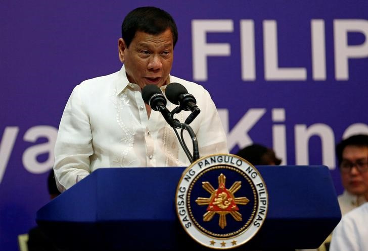 © Reuters. البيت الأبيض: ترامب يدعو رئيس الفلبين لزيارة واشنطن