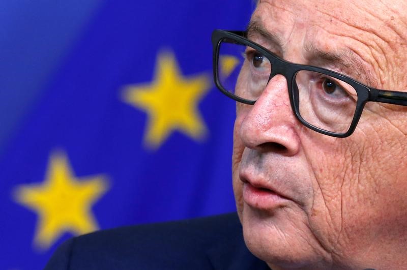 © Reuters. يونكر يحث بريطانيا على الكف عن عرقلة إنفاق الاتحاد الأوروبي
