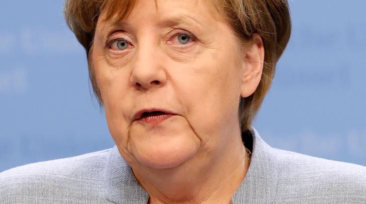 © Reuters. قبل 5 شهور من الانتخابات الألمانية حزب ميركل يوسع الفارق إلى 7 نقاط