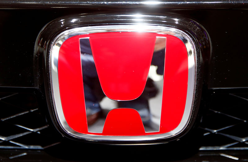 © Reuters. FILE PHOTO: The logo of Honda is seen during the 87th International Motor Show at Palexpo in Geneva