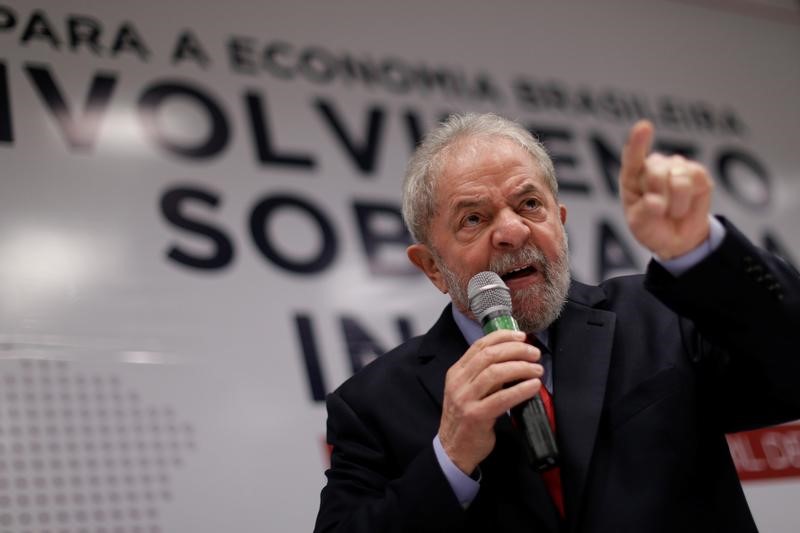 © Reuters. استطلاع يُظهر أن الرئيس البرازيلي السابق لولا أحد المحتمل فوزهم في انتخابات 2018