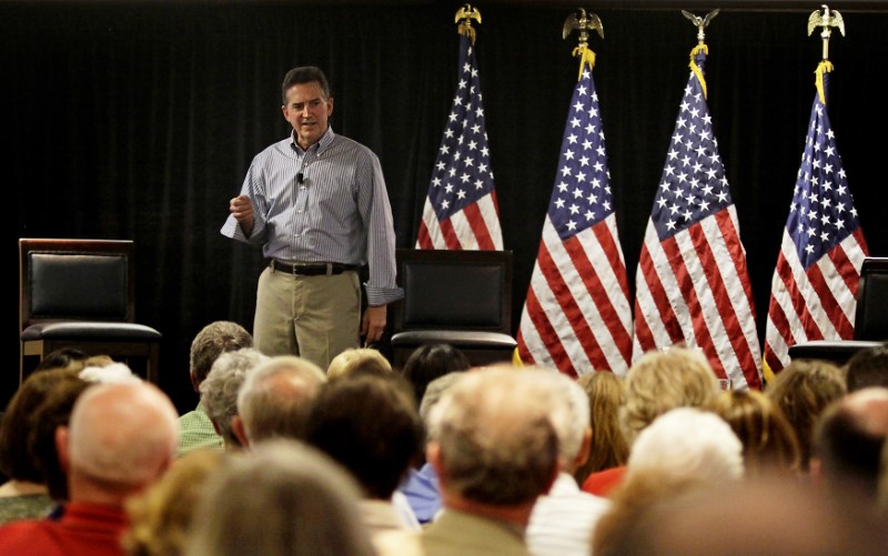 © Reuters. Former South Carolina Senator Jim DeMint speaks at a Defund Obamacare Tour rally in Indianapolis