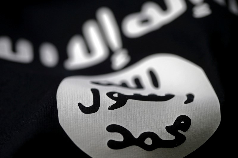 © Reuters. Fotografia ilustrativa da bandeira do Estado Islâmico