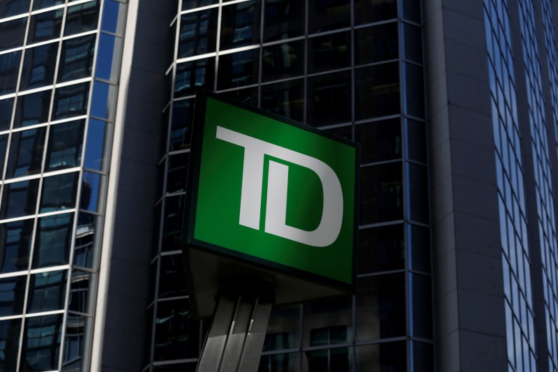 © Reuters. FILE PHOTO - A Toronto-Dominion Bank sign outside of a branch in Ottawa
