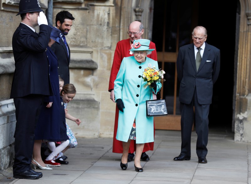 © Reuters. No hay razón para la alarma tras convocarse a la plantilla en Buckingham