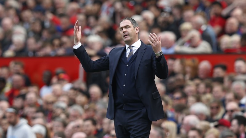 © Reuters. Swansea City manager Paul Clement looks dejected