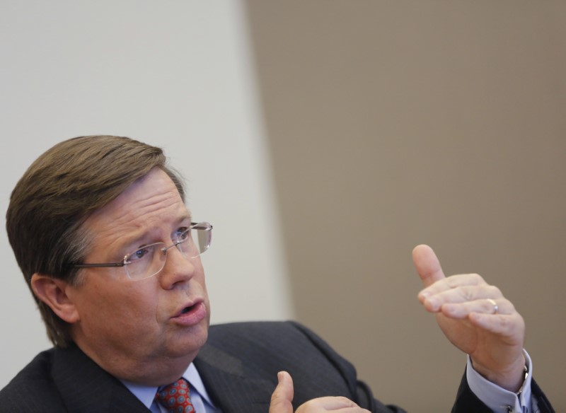 © Reuters. Jim Lentz, president and CEO of Toyota Motor Sales, U.S.A. speaks during an interview in New York