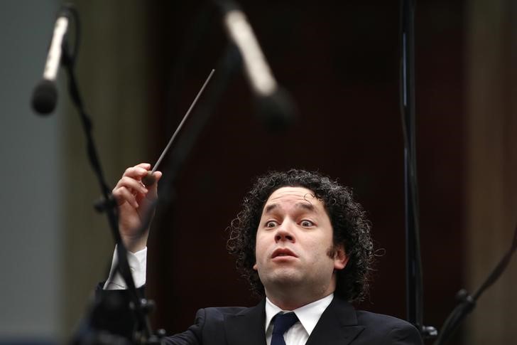 © Reuters. Gustavo Dudamel durante concerto em Caracas