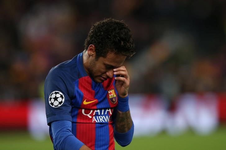 © Reuters. Neymar no será acusado de estafa, pero afrontará juicio por corrupción