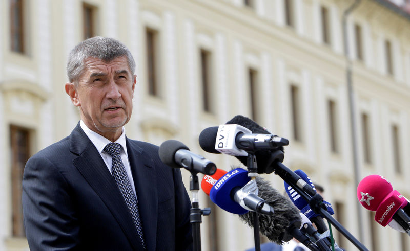 © Reuters. FILE PHOTO: Czech FM Babis arrives at Prague Castle in Prague