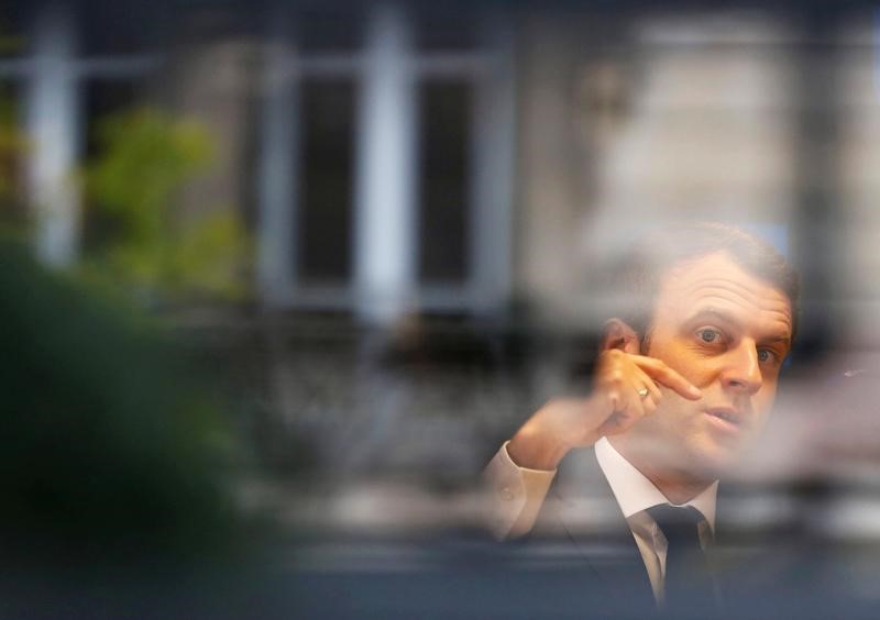 © Reuters. Macron amplía su ventaja al final de la campaña electoral