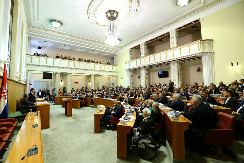 © Reuters. Parliamentary representatives are seen in the parliament in Zagreb