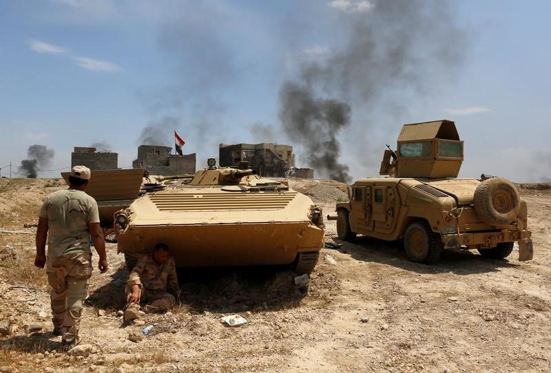 © Reuters. مقاومة شرسة من الدولة الإسلامية على جبهة جديدة في الموصل