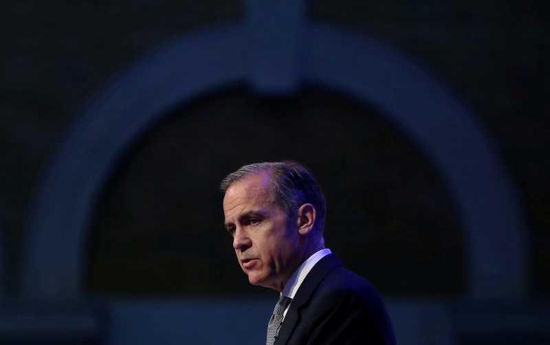 © Reuters. FILE PHOTO: Governor of the Bank of England Mark Carney delivers a speech at the International Fintech Conference in London