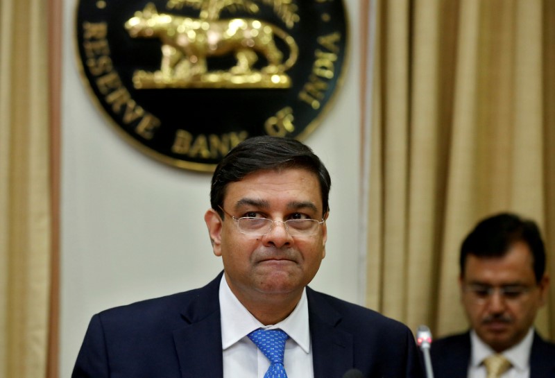 © Reuters. FILE PHOTO: RBI Governor Patel attends news conference after bi-monthly monetary policy review in Mumbai
