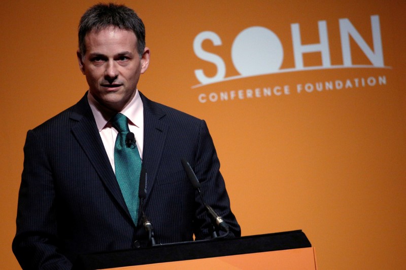 © Reuters. David Einhorn, president of Greenlight Capital speaks at the Sohn Investment Conference in New York