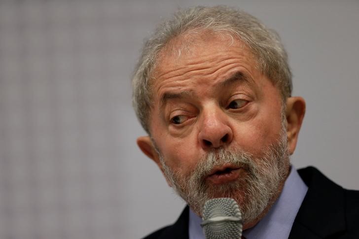 © Reuters. Lula faz discurso em seminário em Brasília