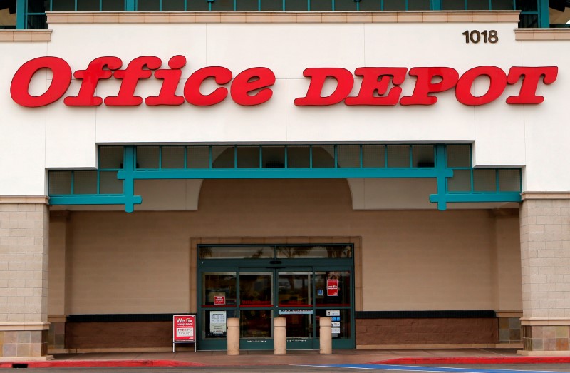 © Reuters. FILE PHOTO: Office Depot store in Encinitas, California